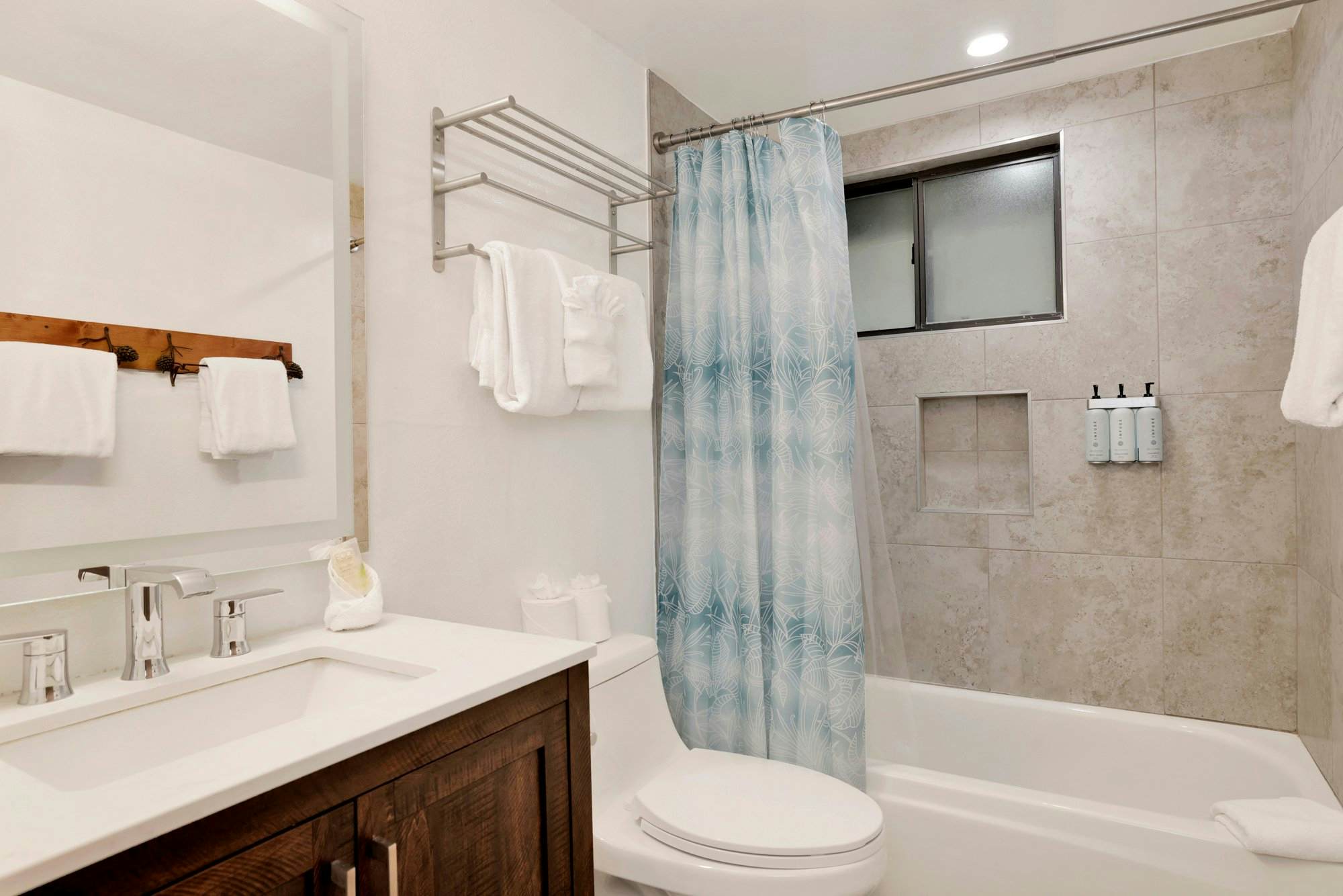 2585-Lakeview Pines Log Cabin