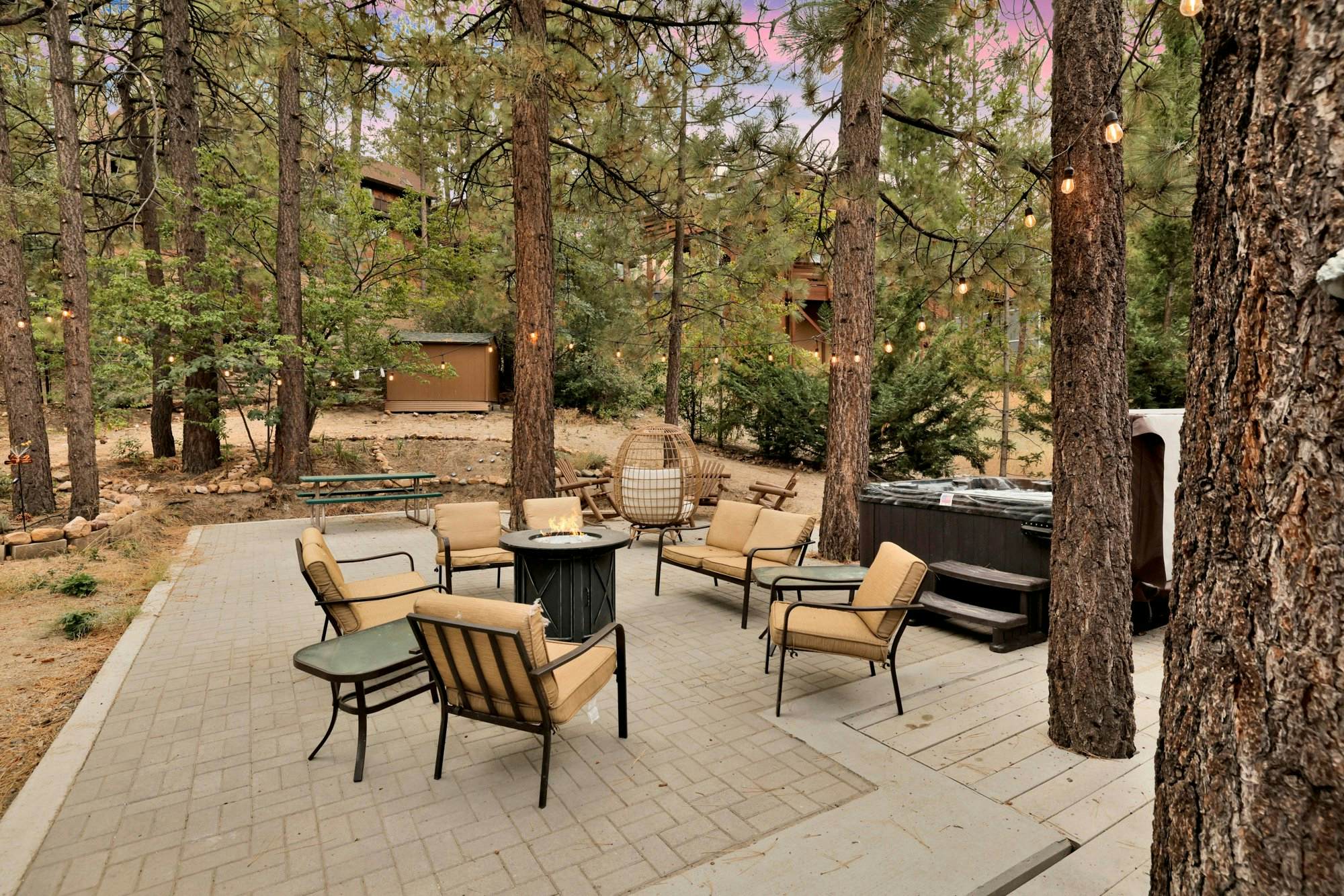 2585-Lakeview Pines Log Cabin