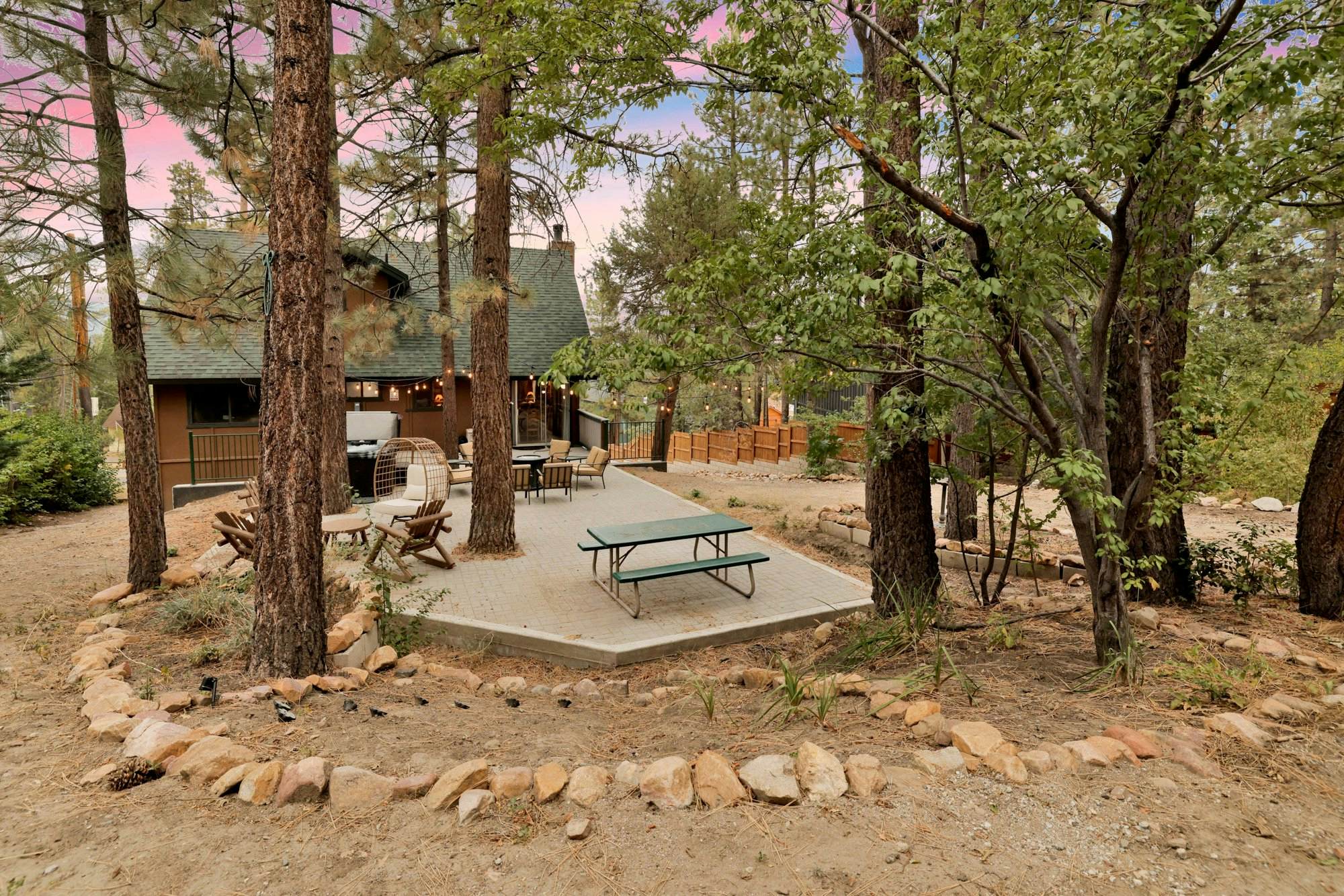 2585-Lakeview Pines Log Cabin