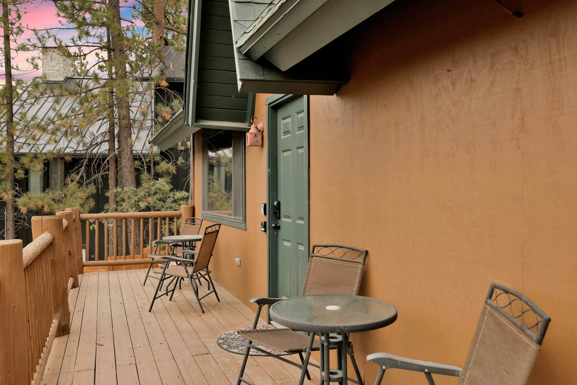 2585-Lakeview Pines Log Cabin