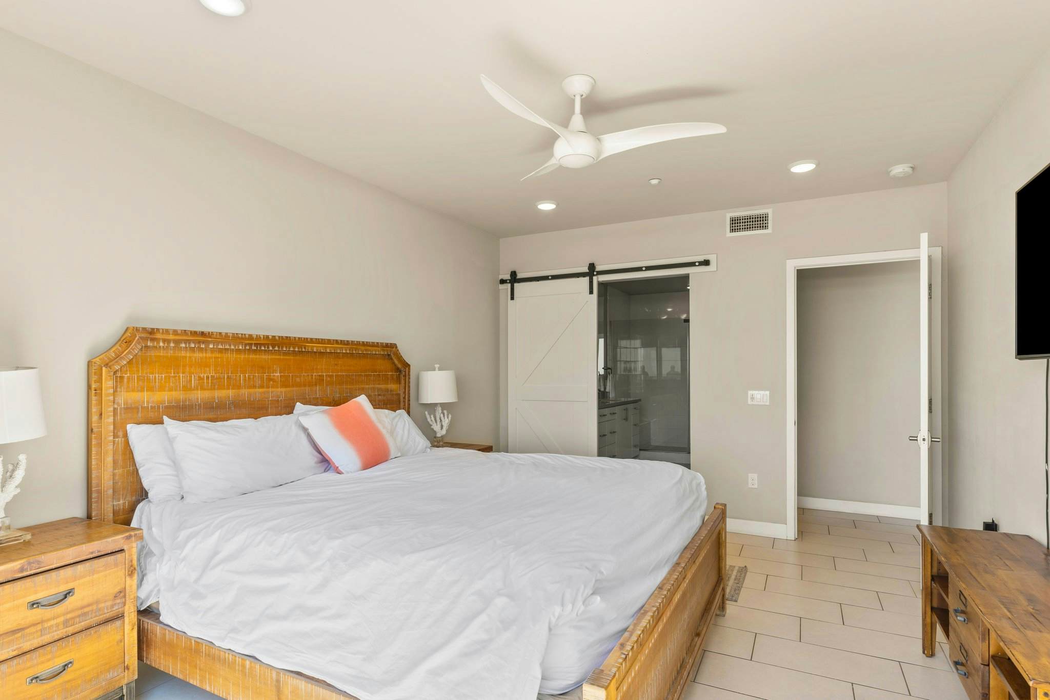 Oceanside Oasis Oceanfront Luxury 700S-103