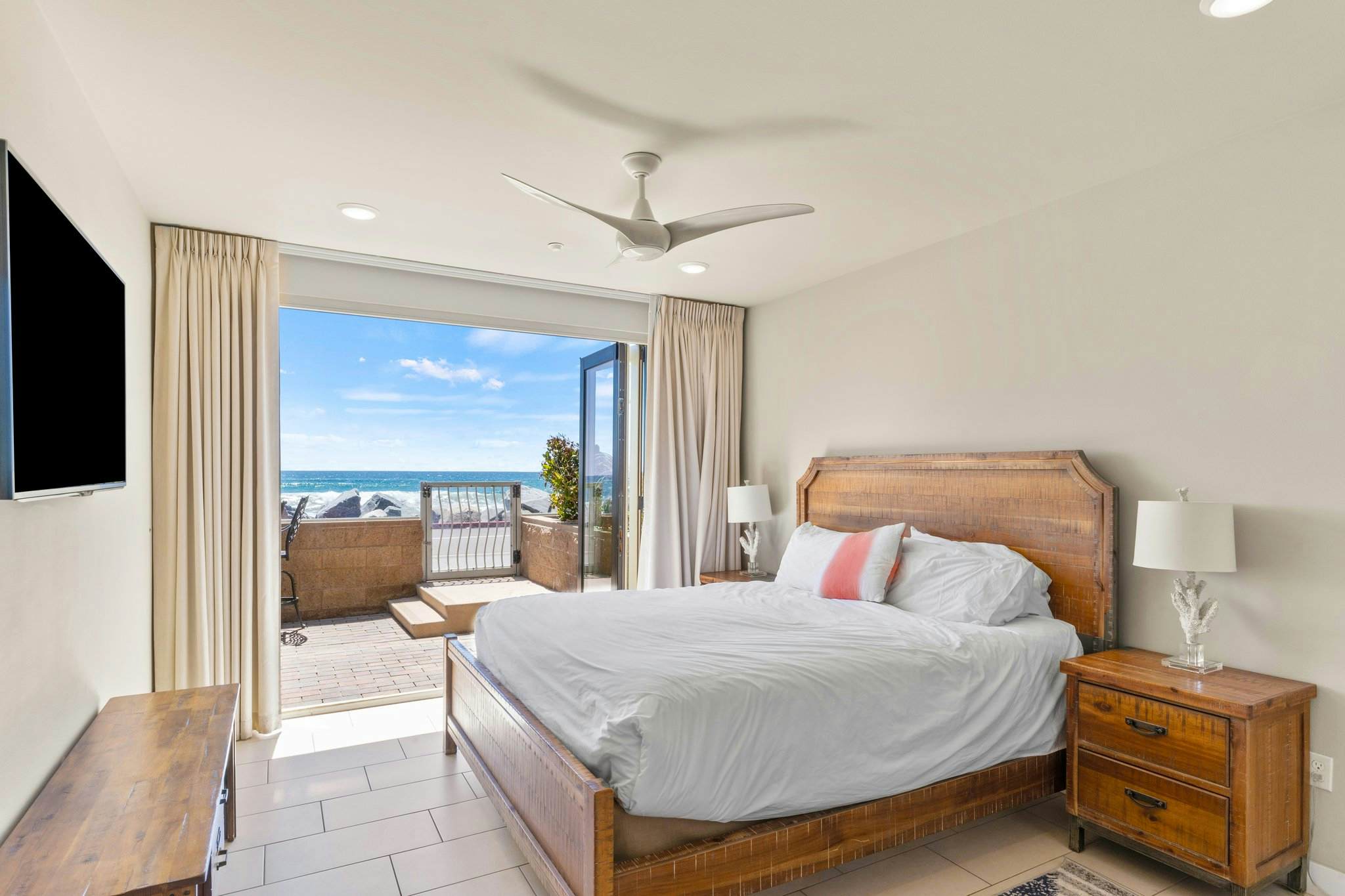 Oceanside Oasis Oceanfront Luxury 700S-103