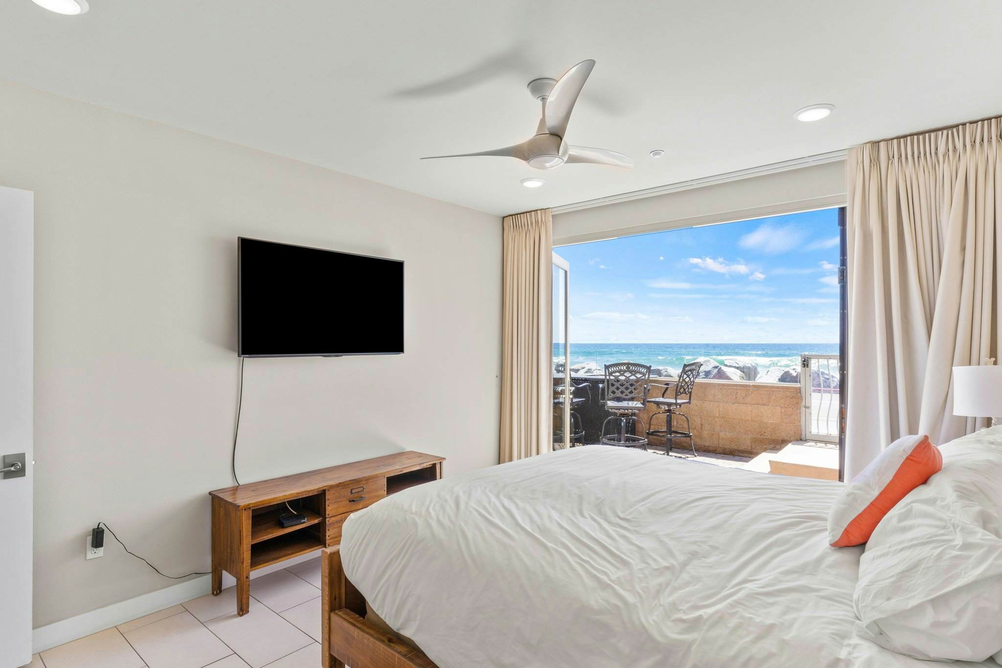 Oceanside Oasis Oceanfront Luxury 700S-103