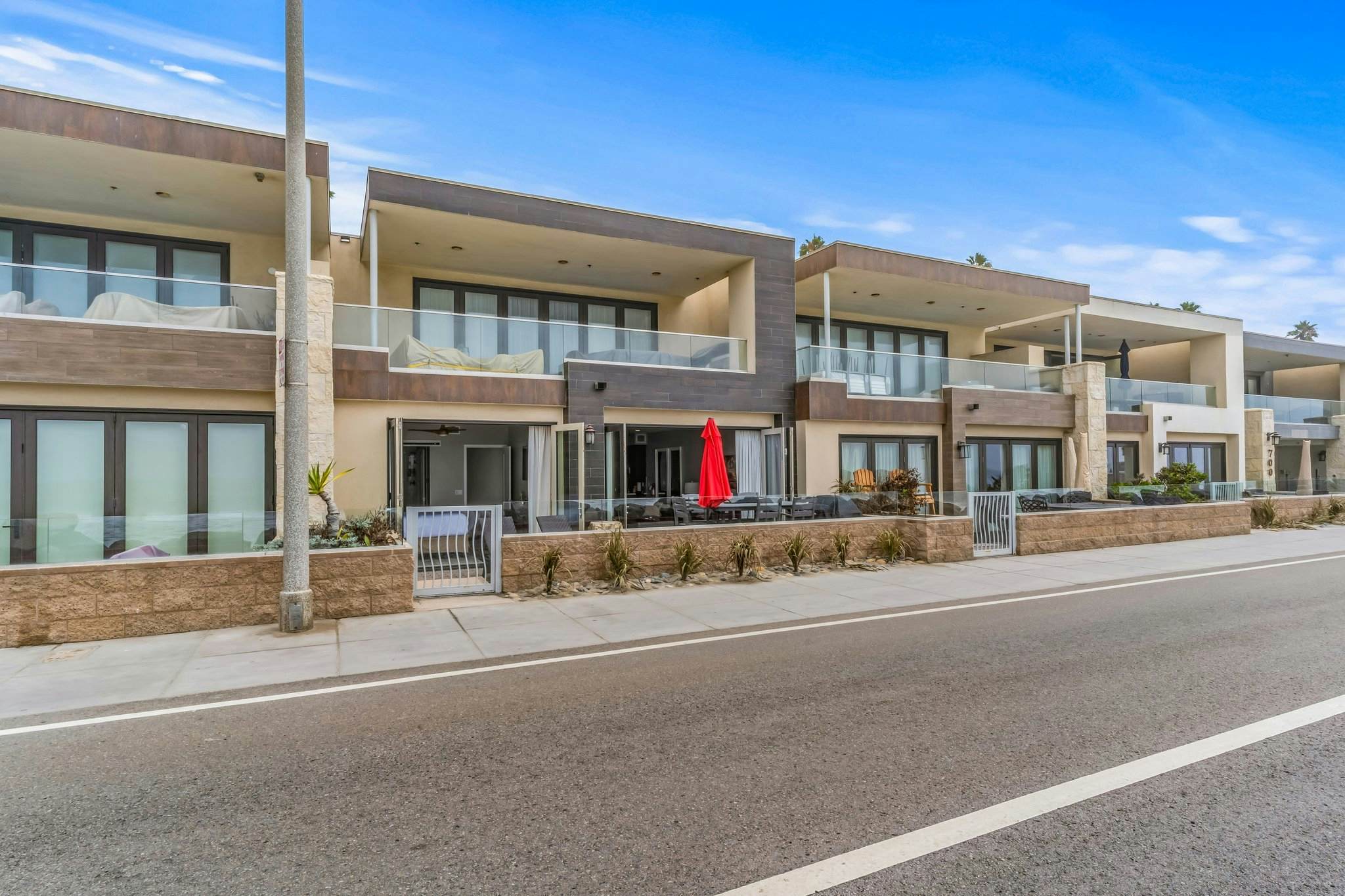 Oceanside Escape - Oceanfront - 700S-102