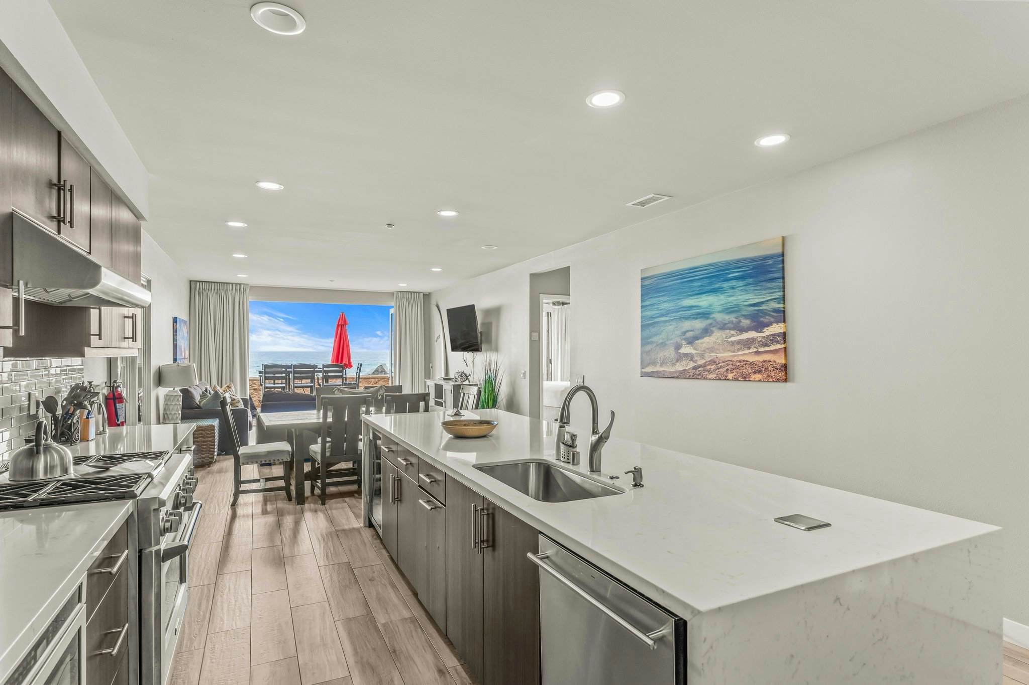 Oceanside Escape - Oceanfront - 700S-102