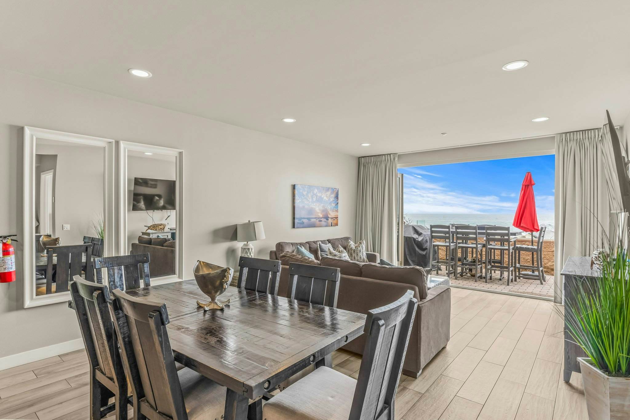 Oceanside Escape - Oceanfront - 700S-102