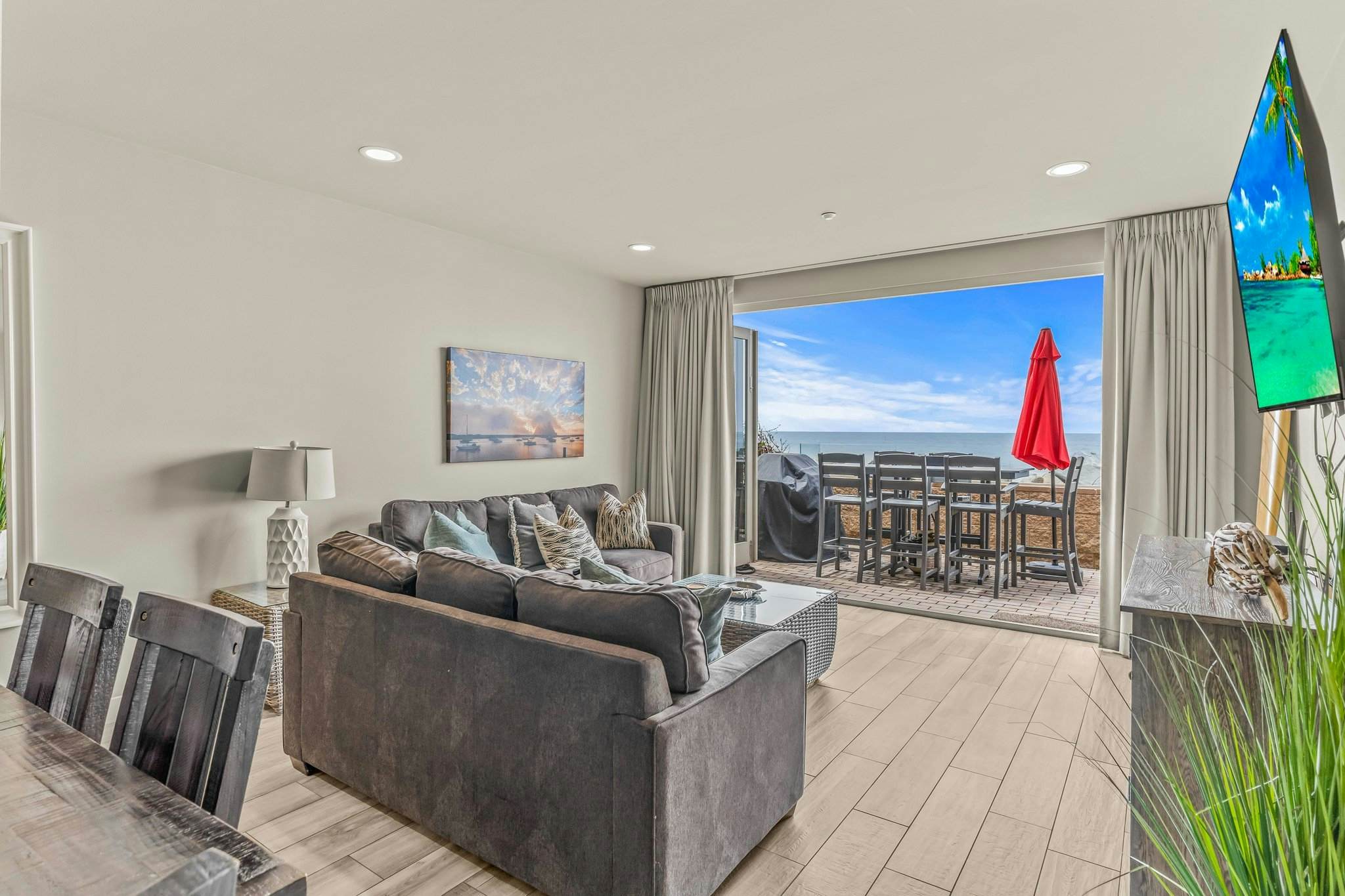 Oceanside Escape - Oceanfront - 700S-102