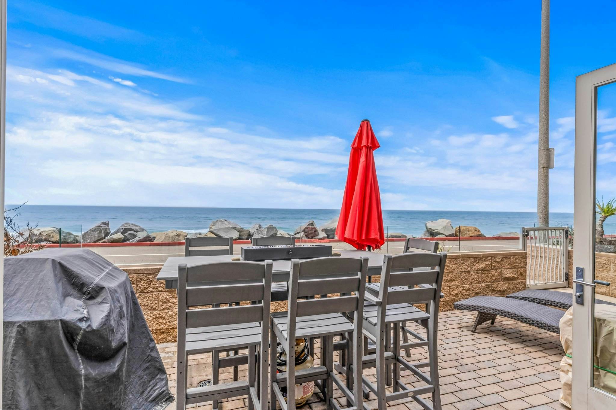 Oceanside Escape - Oceanfront - 700S-102