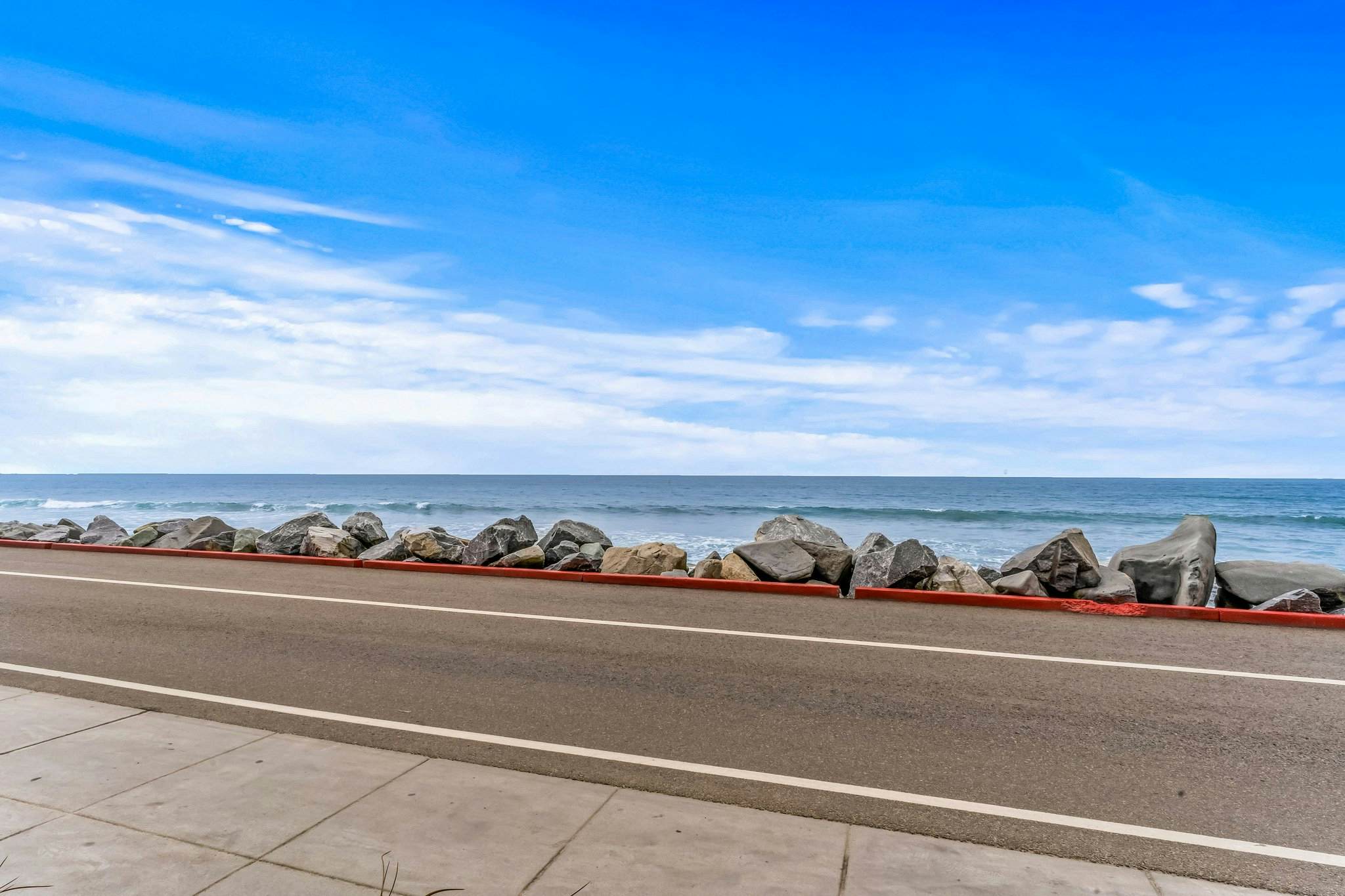 Oceanside Escape - Oceanfront - 700S-102