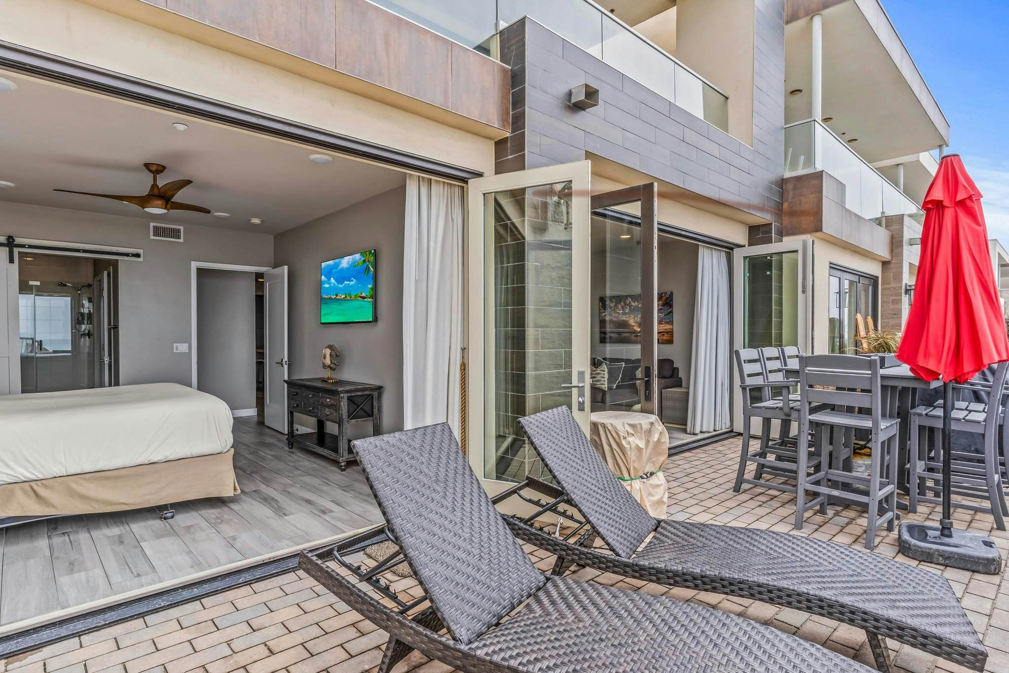 Oceanside Escape - Oceanfront - 700S-102