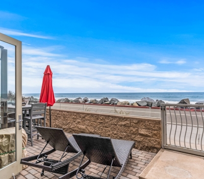Oceanside Escape - Oceanfront - 700S-102