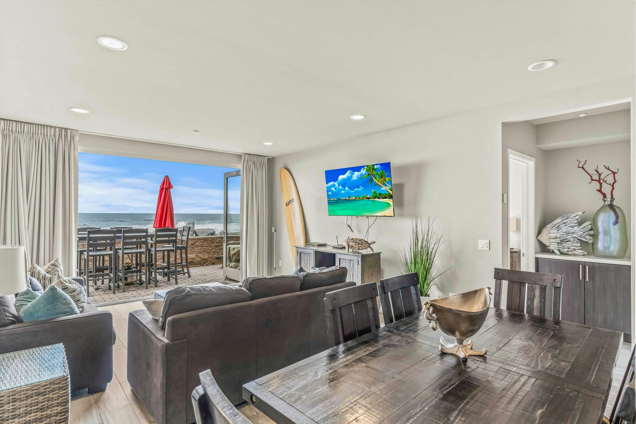 Oceanside Escape - Oceanfront - 700S-102