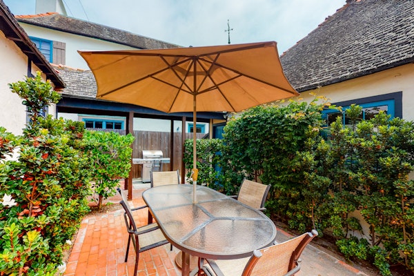 The Normandy House at Saint Malo Spacious and Charming Retreat with tons of amenities