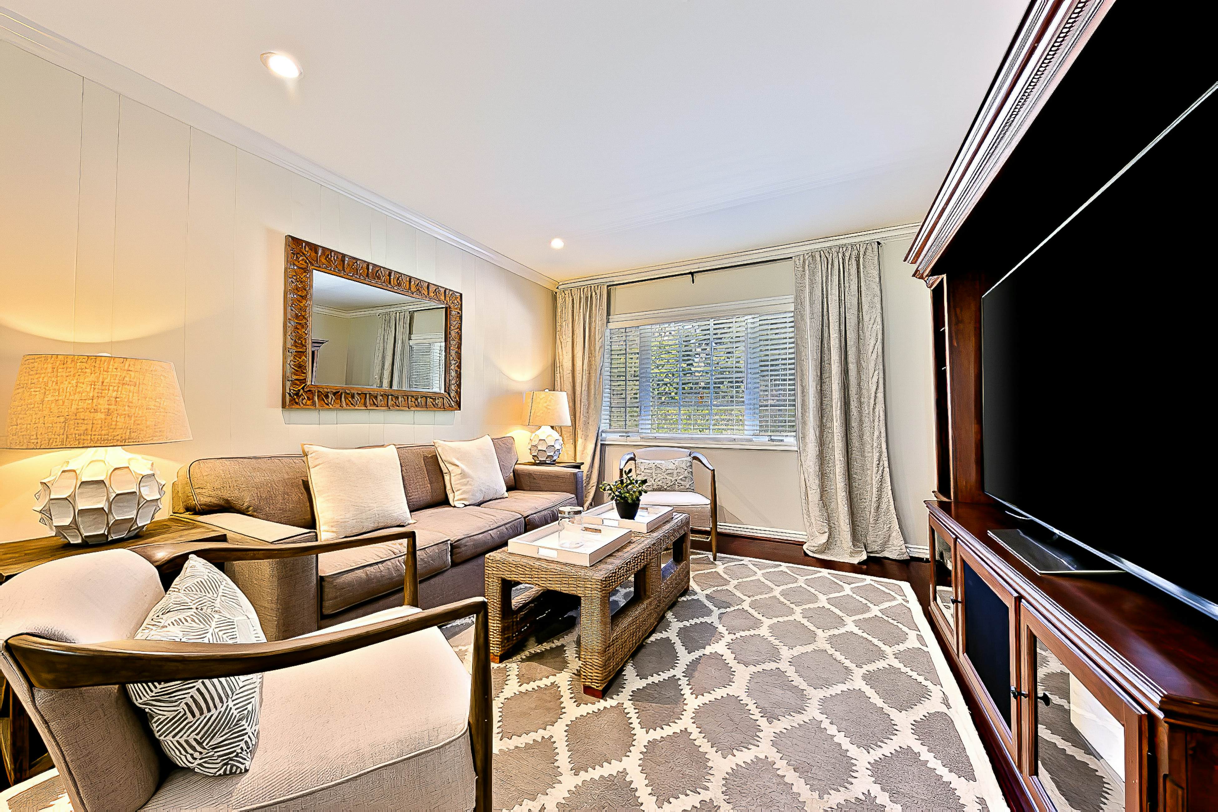 La Jolla Scenic Retreat