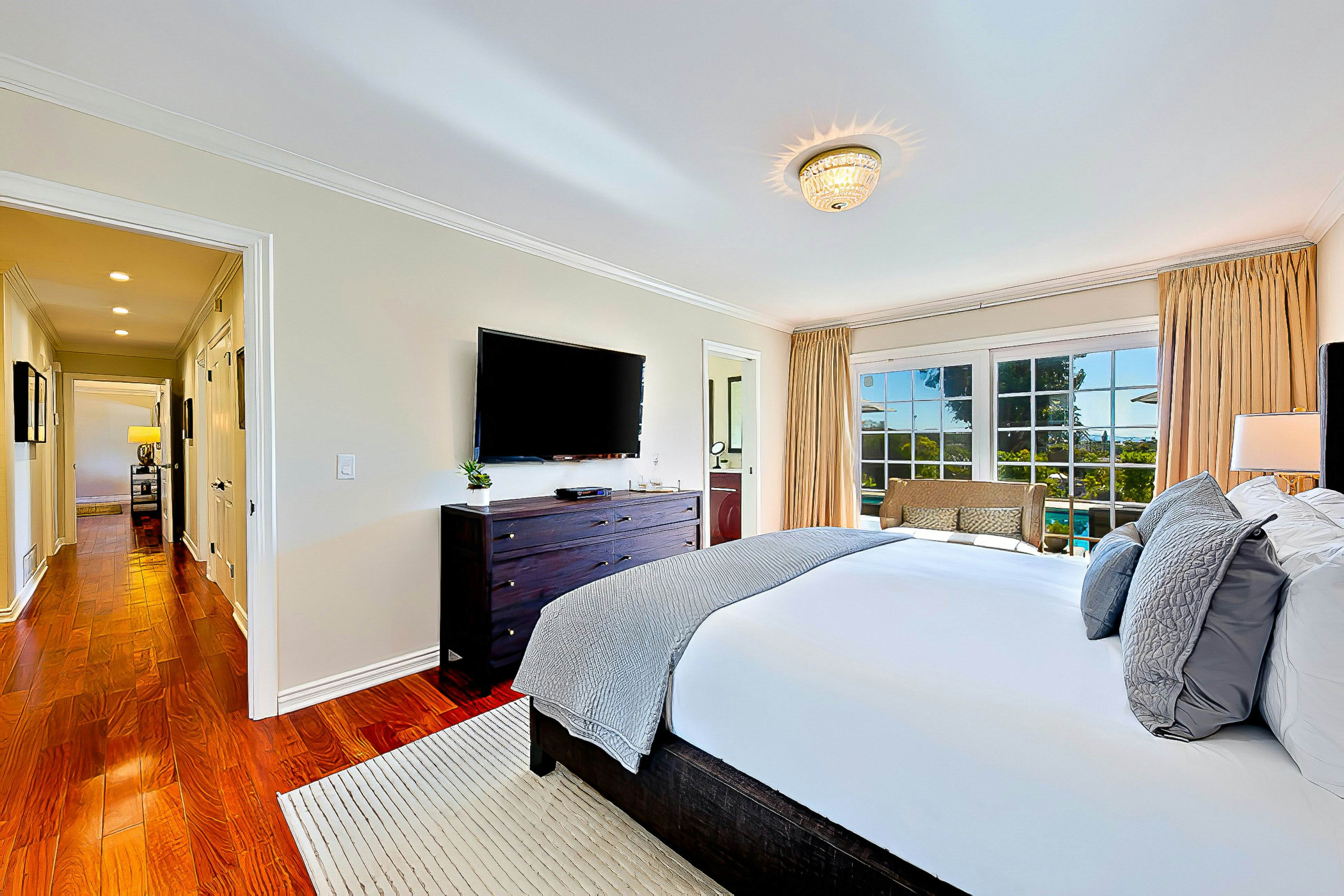 La Jolla Scenic Retreat