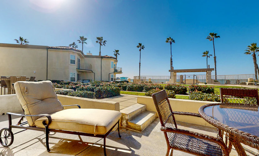 Beachfront Condo at the Sea - 30 Night Minimum