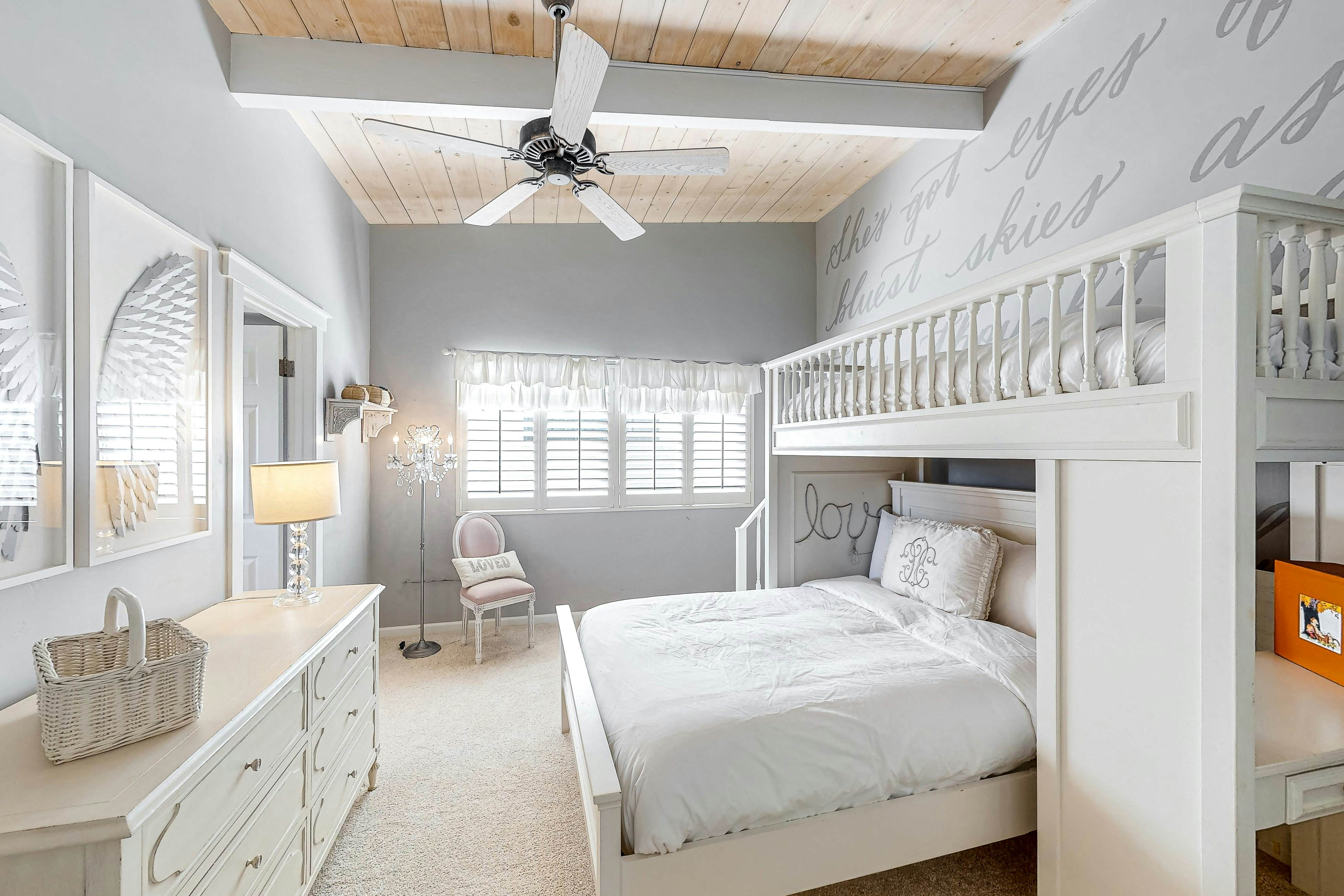 Pacific Ocean Paradise