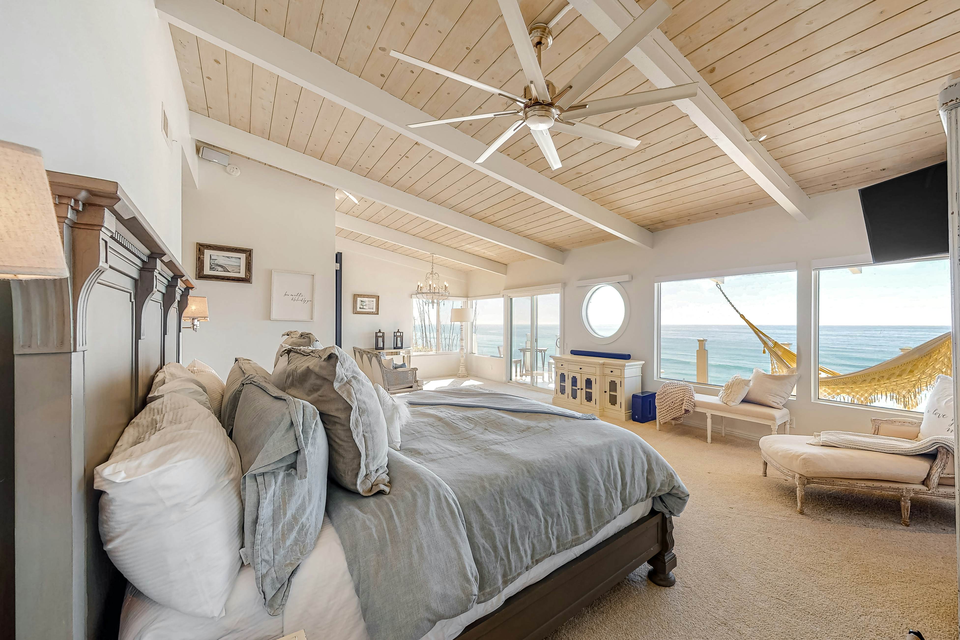 Pacific Ocean Paradise