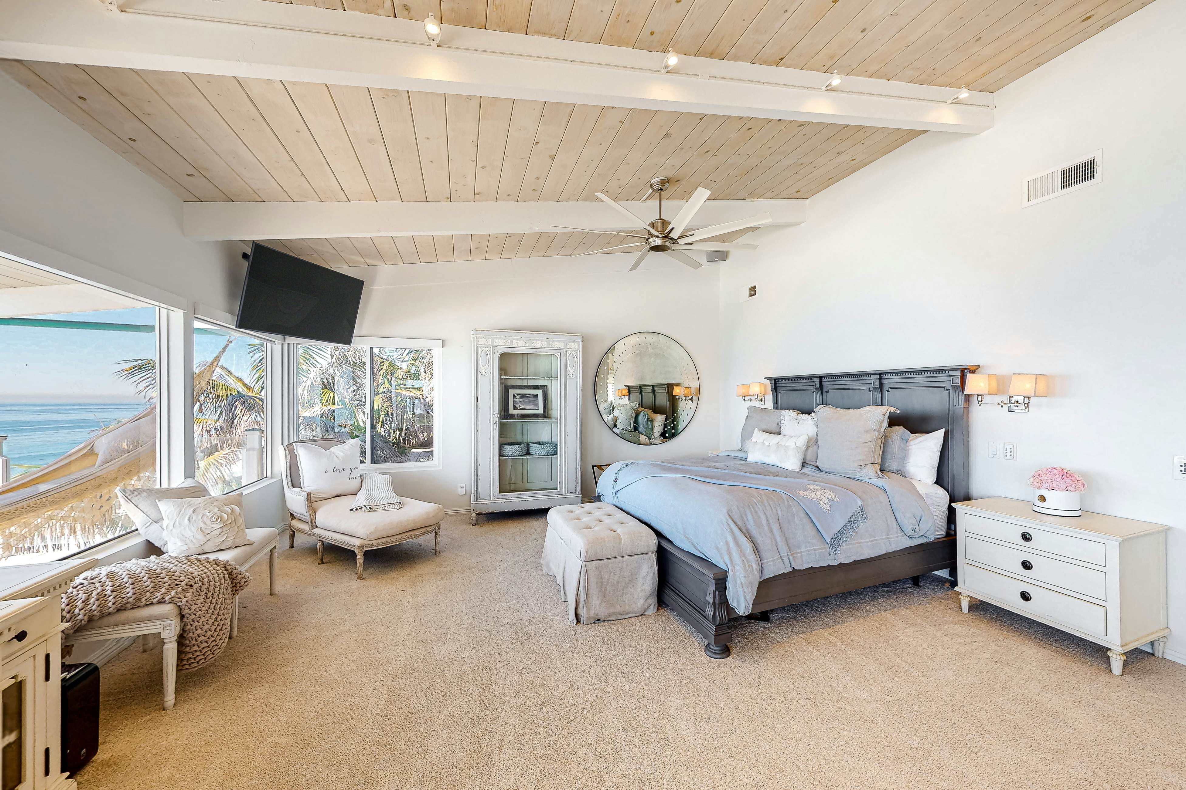 Pacific Ocean Paradise