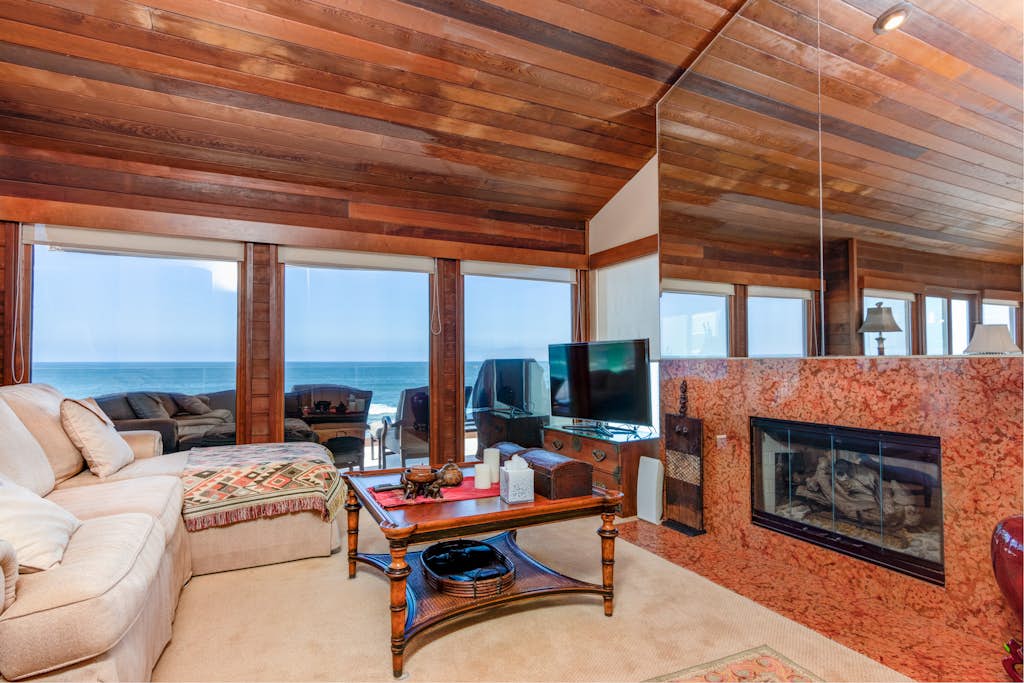 Luxury Oceanfront Home- Upper
