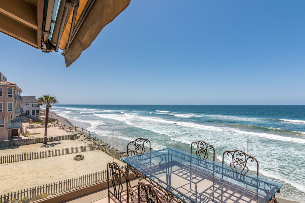 Luxury Oceanfront Home - Upper