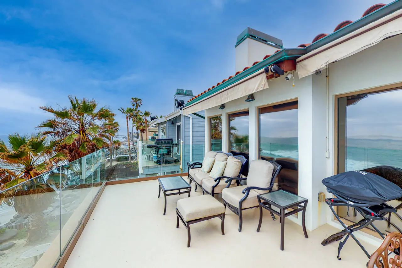 Curated visual reference: Luxury Beachfront Getaway Main 4 Bed Oceanside Ca House Photo Inspiration