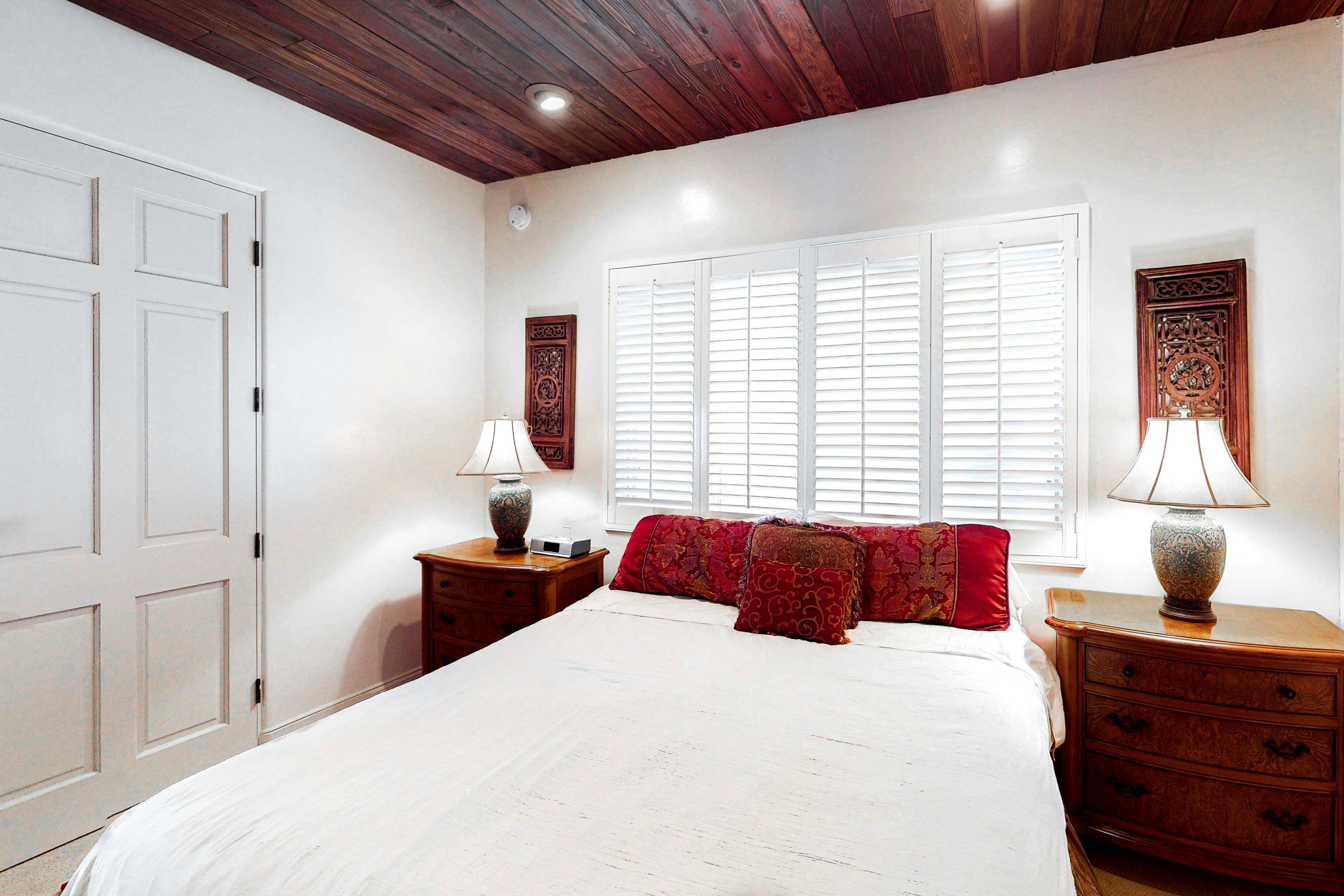 Luxury Beachfront Getaway - Main