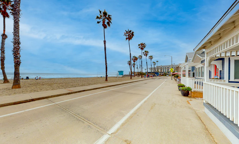 The Strand Cottage Beachfront