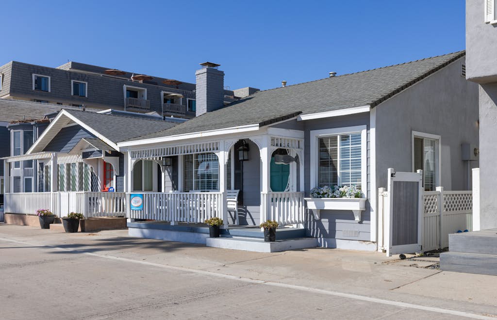 The Strand Cottage Beachfront
