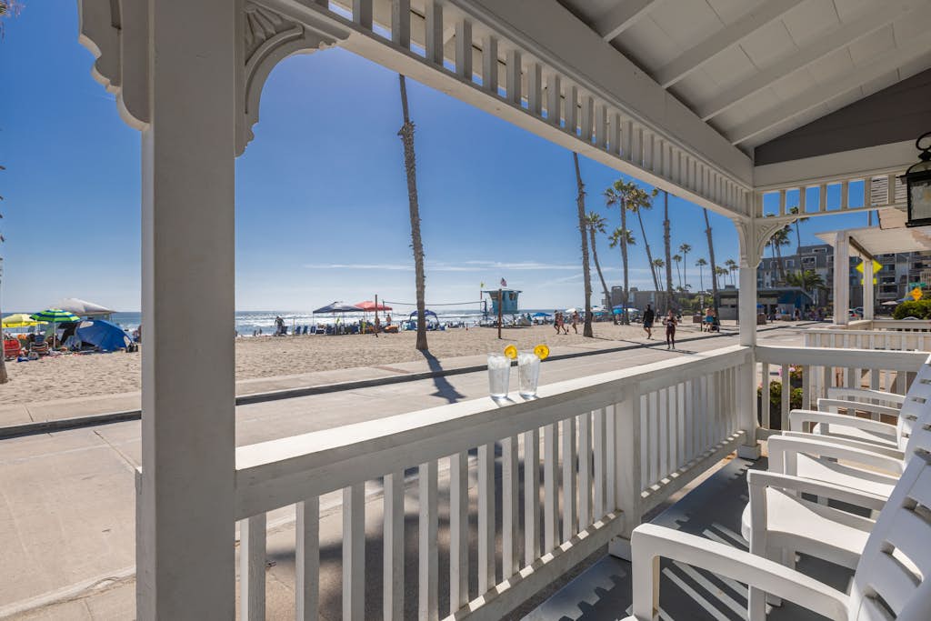 The Strand Cottage Beachfront
