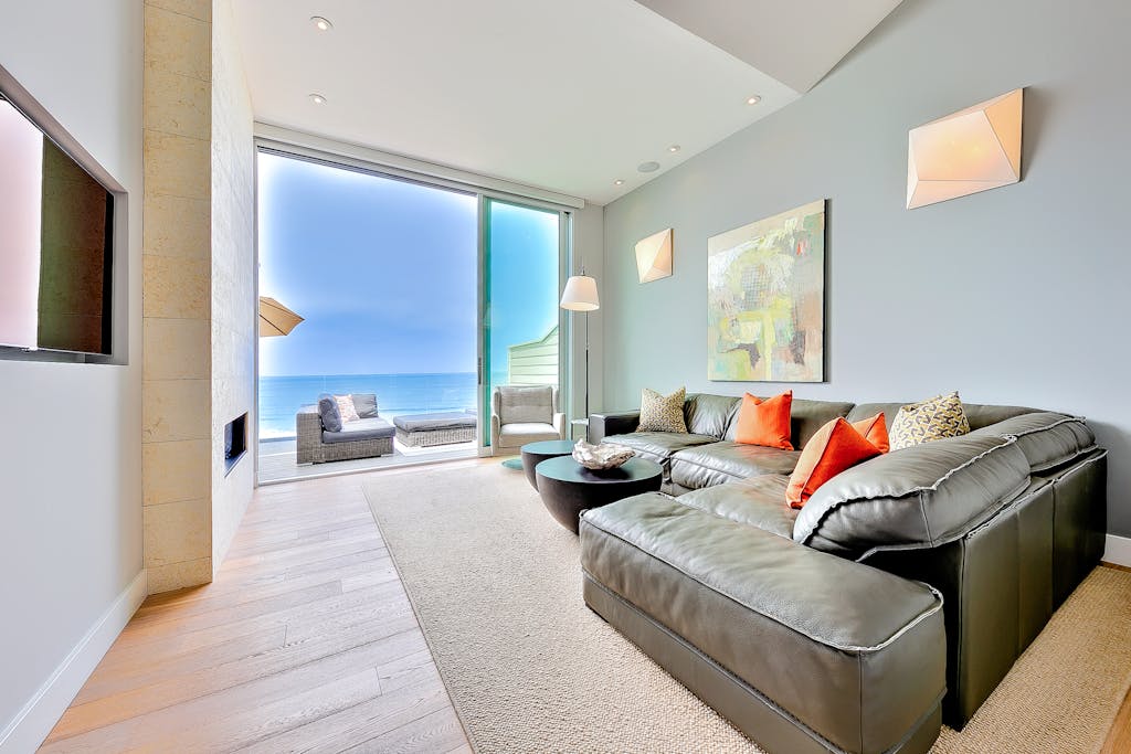 Seabluffe Ocean Spray Ocean-view condo