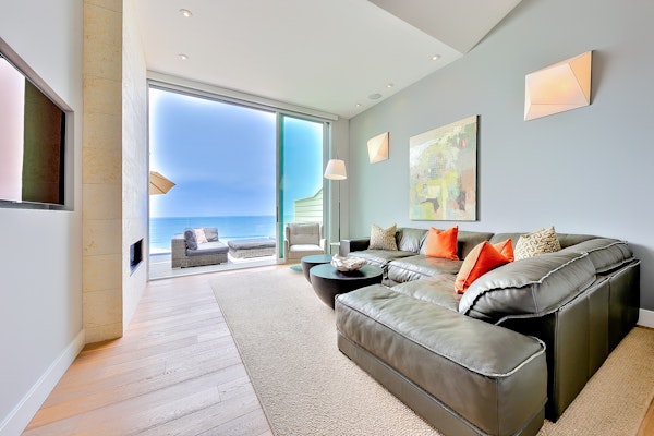 Seabluffe Ocean Spray Ocean-view condo