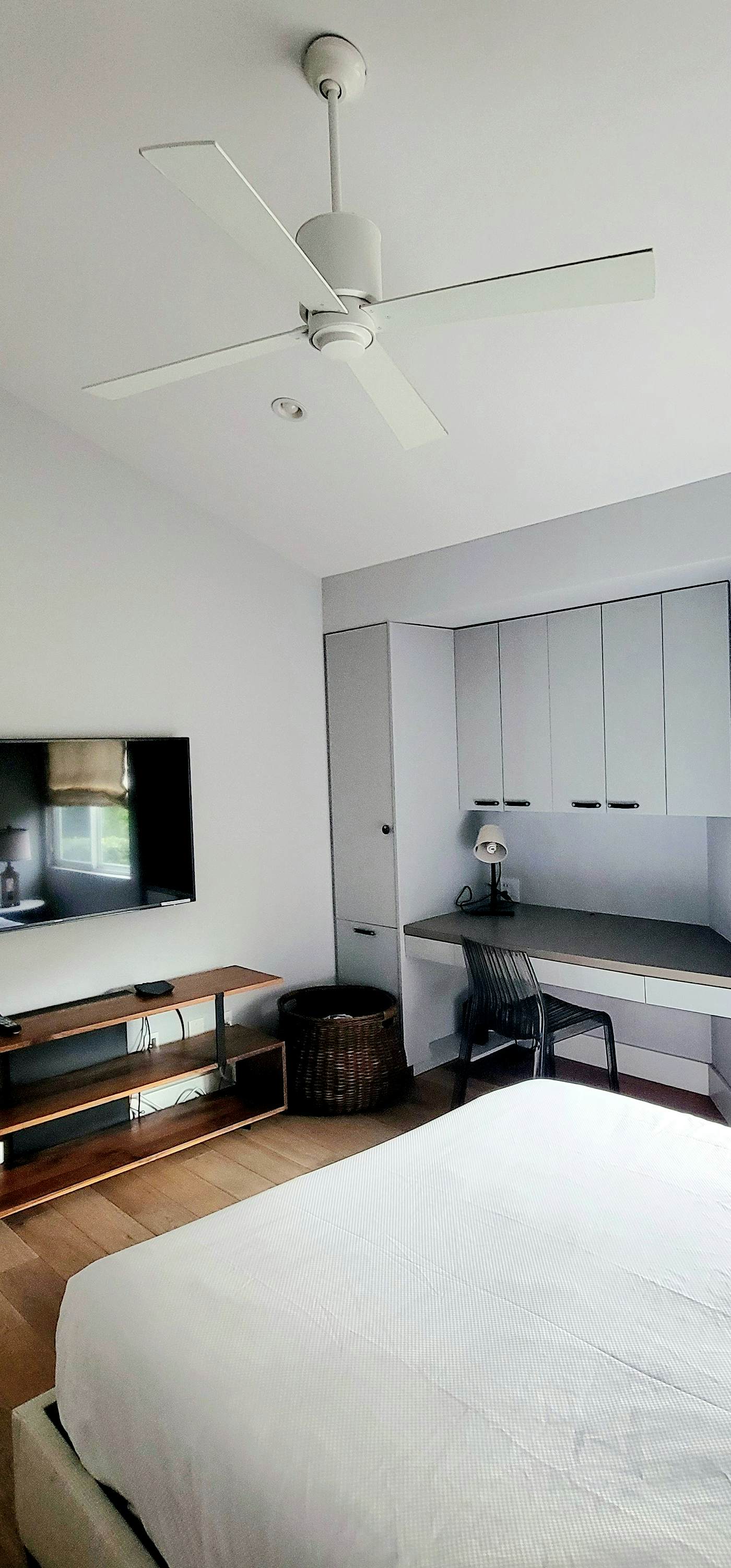 Seabluffe Ocean Spray