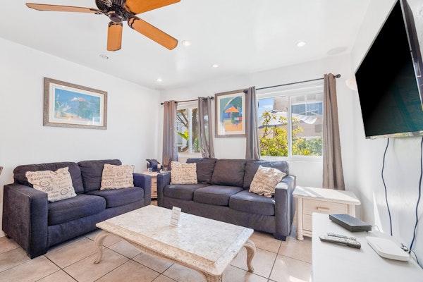 Mike's Place at the Beach