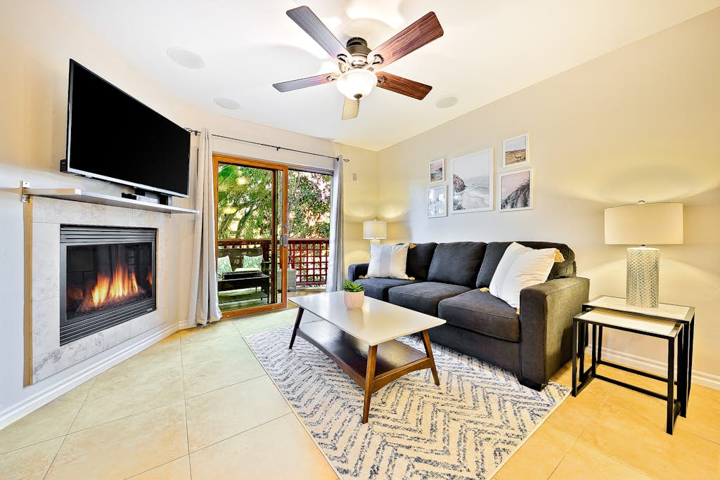 Crown Point Views Home