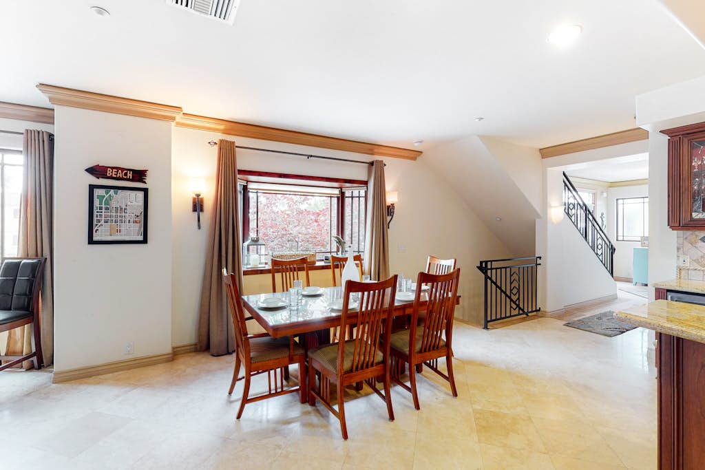 329 Oak Ave Gorgeous 4BR