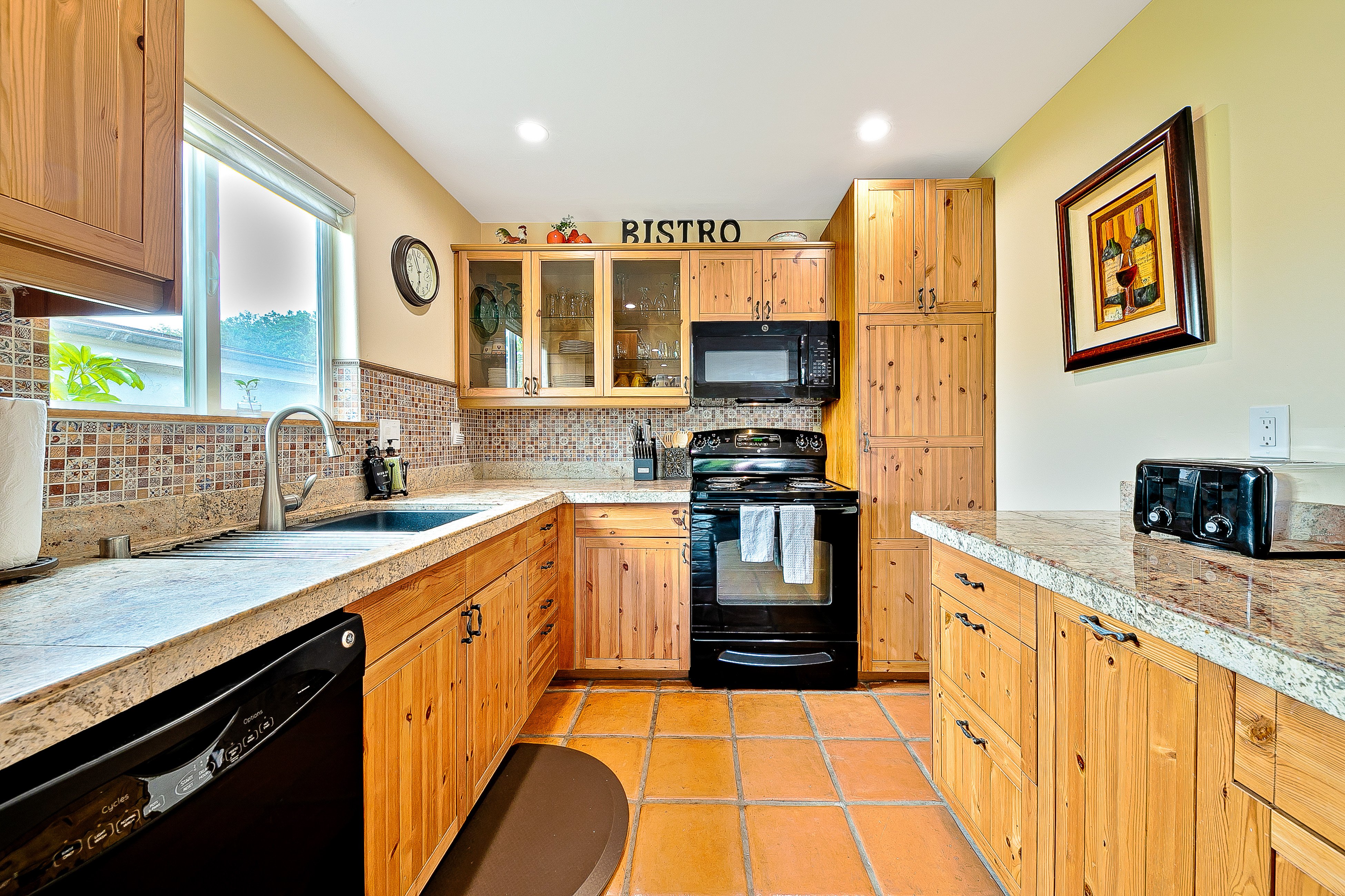 Canyon Palms Spanish-style home in the hills with canyon views, furnished deck, AC, & WiFi