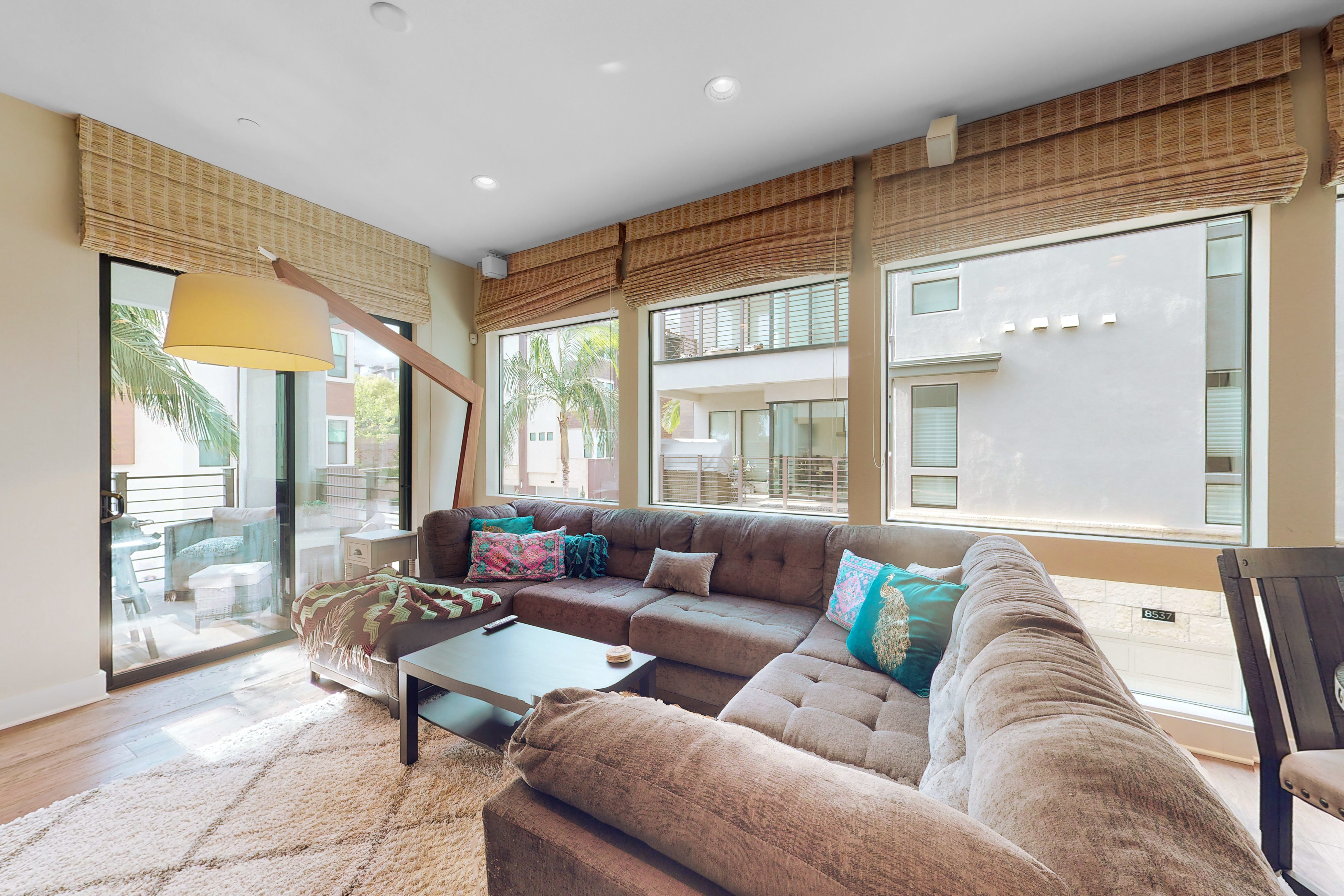 Sunny City Living - 30-Night Minimum