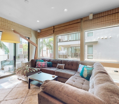 Sunny City Living - 30-Night Minimum