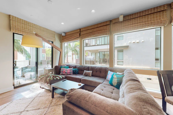 Sunny City Living - 30-Night Minimum