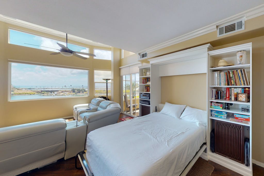 Lagoon Sunrise 205 - 30-Night Minimum