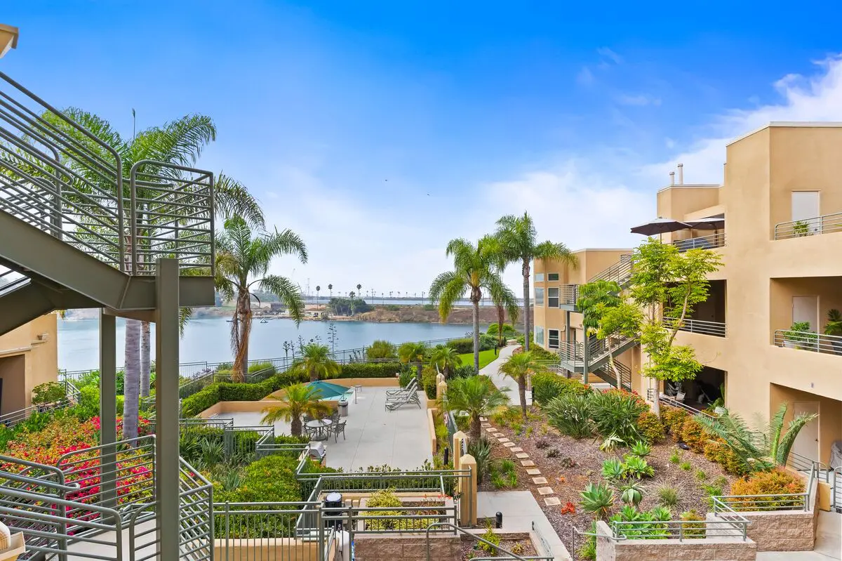 Lagoon Sunrise 205 - 30-Night Minimum