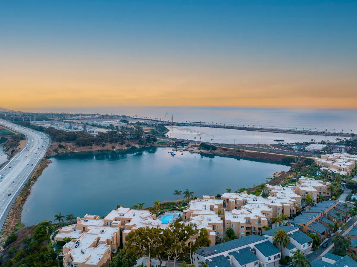 Lagoon Sunrise 205 - 30-Night Minimum