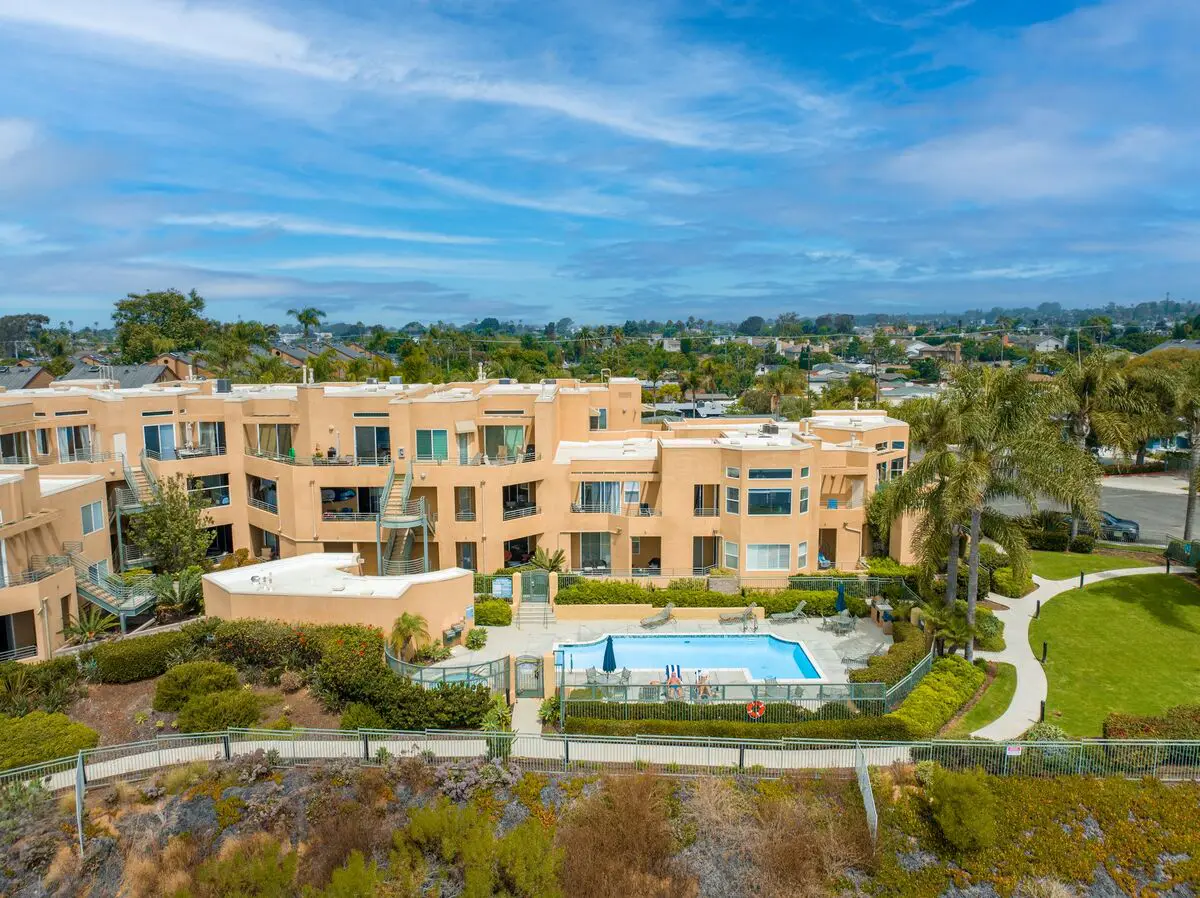 Lagoon Sunrise 205 - 30-Night Minimum