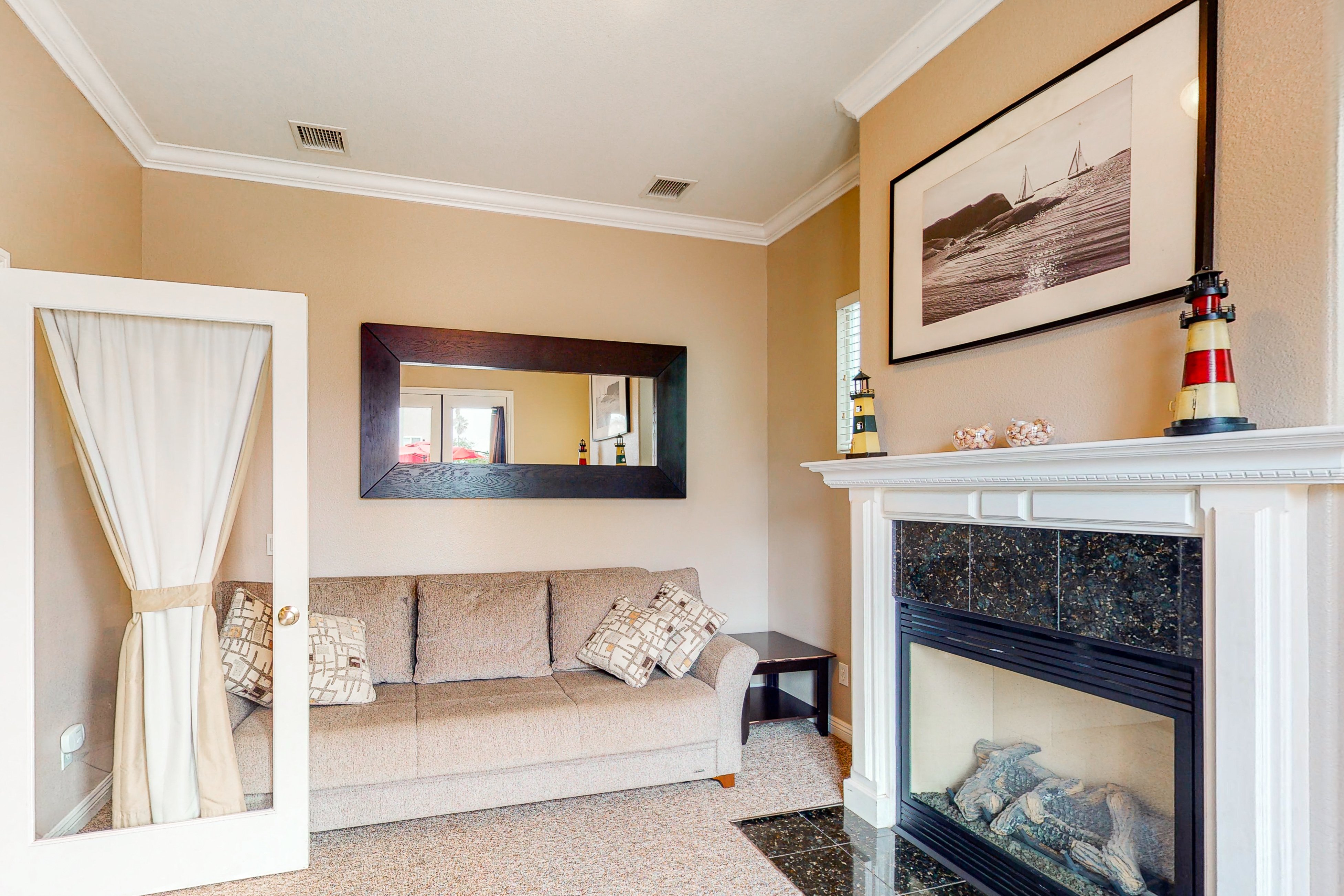 668 N Cleveland St Townhouse