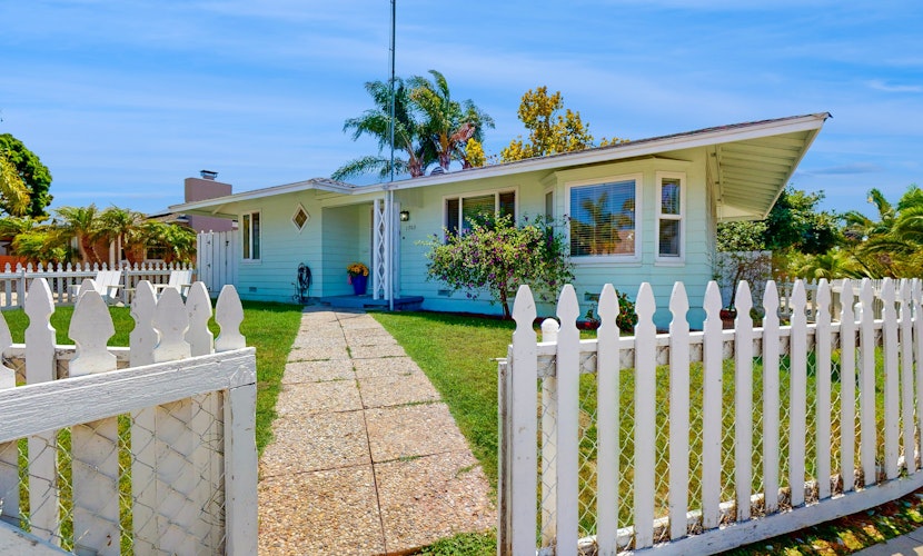 Blue Oasis Cozy house