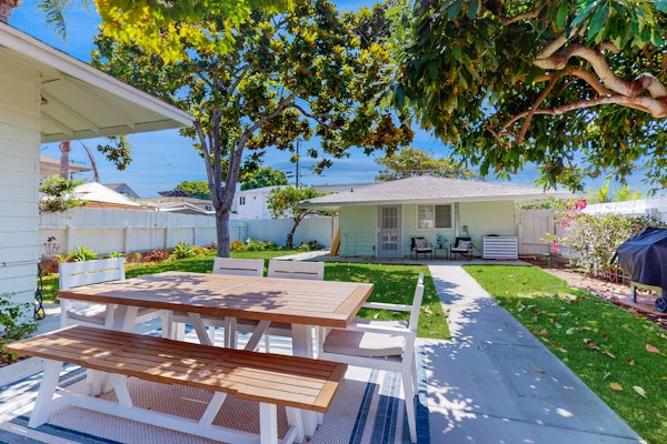 Blue Oasis Cozy house