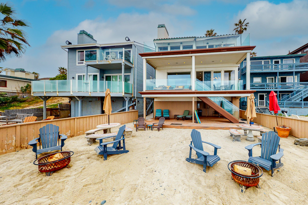 Luxury Oceanfront Home - Lower