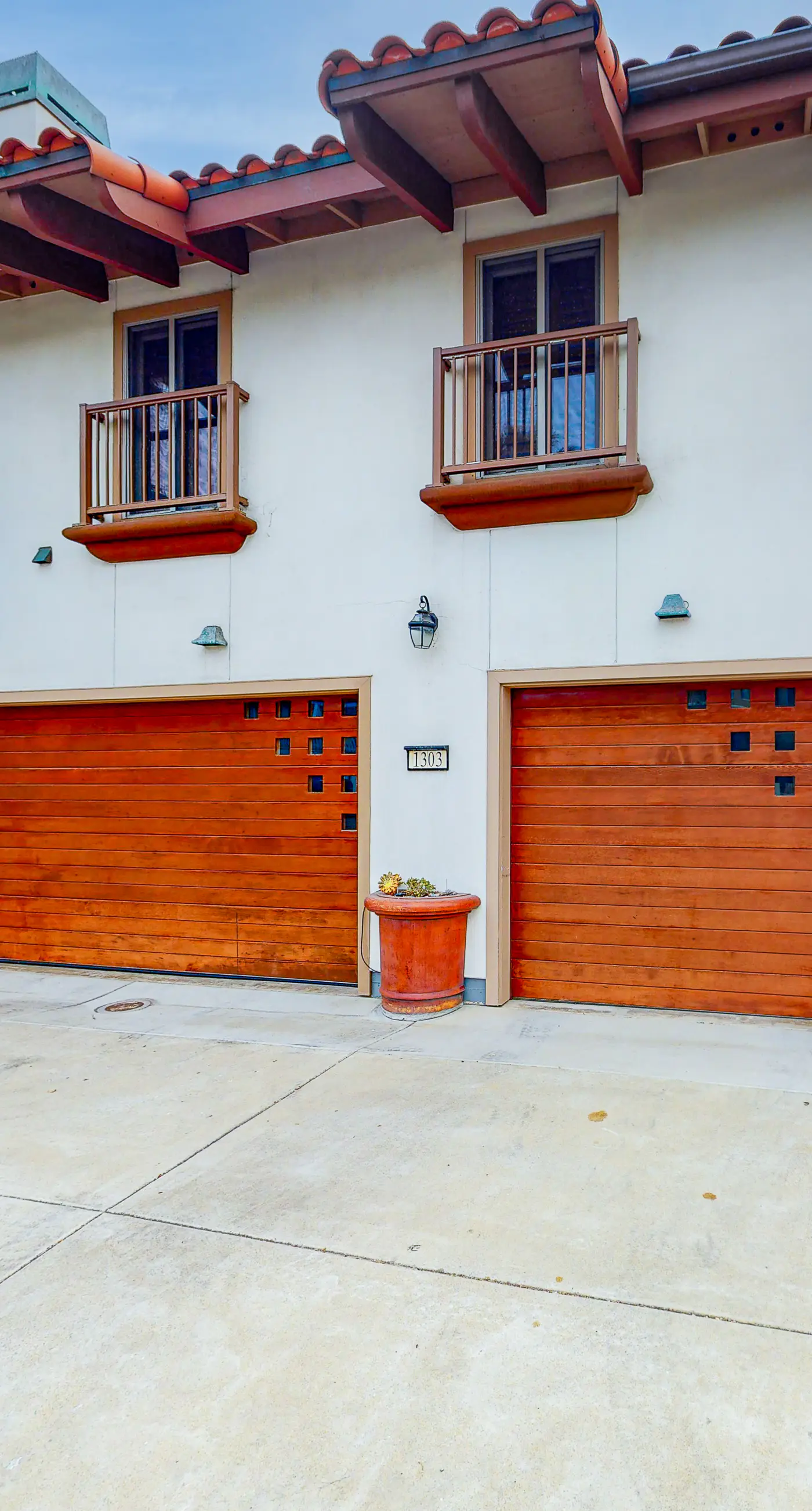 Luxury Oceanfront Home - Lower
