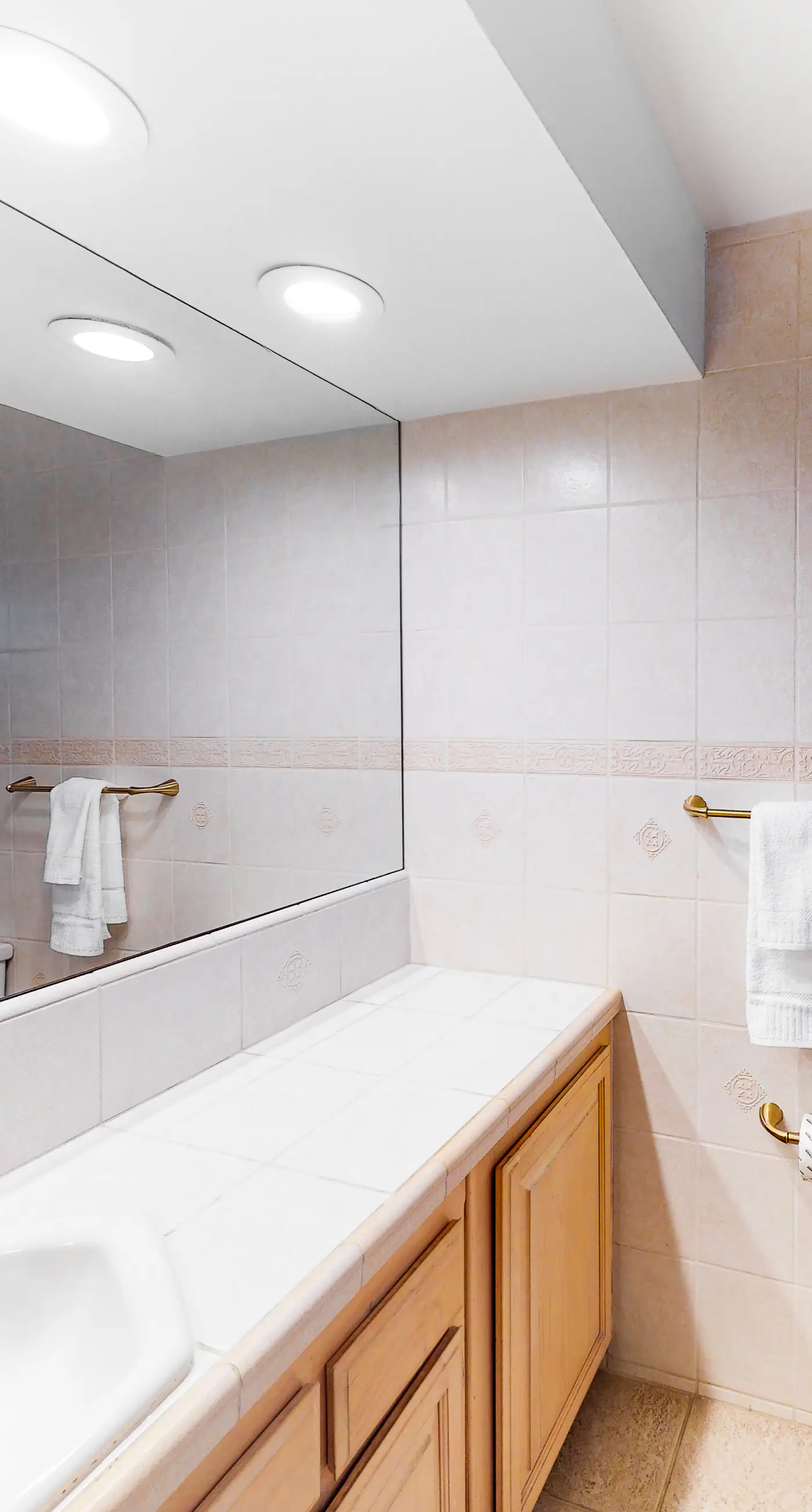 Luxury Oceanfront Home - Lower